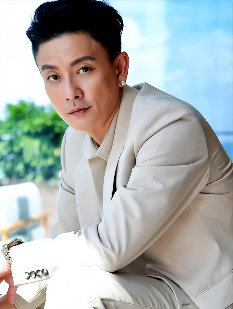 Top 3 quý ông độc thân U50 đắt giá của làng giải trí Hoa ngữ- Ảnh 3. Top 3 quý ông độc thân U50 đắt giá của làng giải trí Hoa ngữ- Ảnh 3.