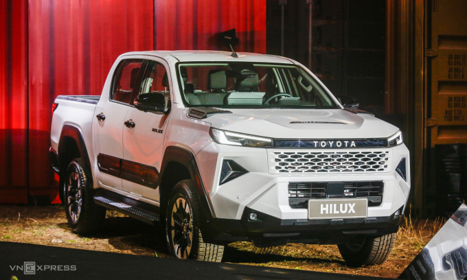 Toyota Hilux thế hệ mới ra mắt khách Việt ngày 29/1 tại Hà Nội. Ảnh: Lương Dũng