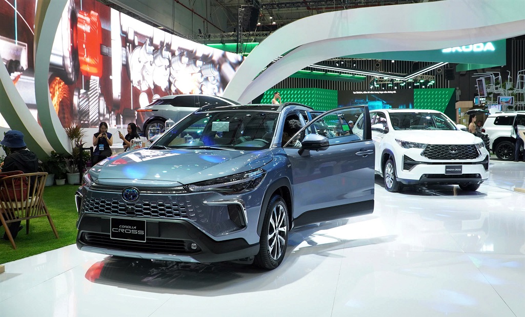 Toyota ‘độc chiếm’ phân khúc xe hybrid phổ thông tại Việt Nam - Ảnh 1.