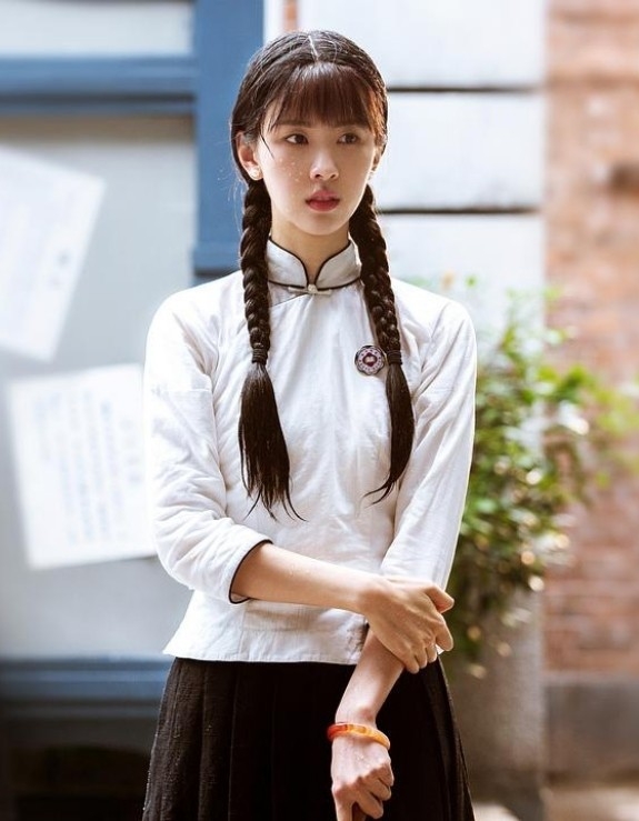 Mỹ nhân cứ mặc sườn xám là thời gian đảo ngược 100 năm: Mỗi khung hình là 1 bức họa, khí chất showbiz hiếm thấy- Ảnh 4.