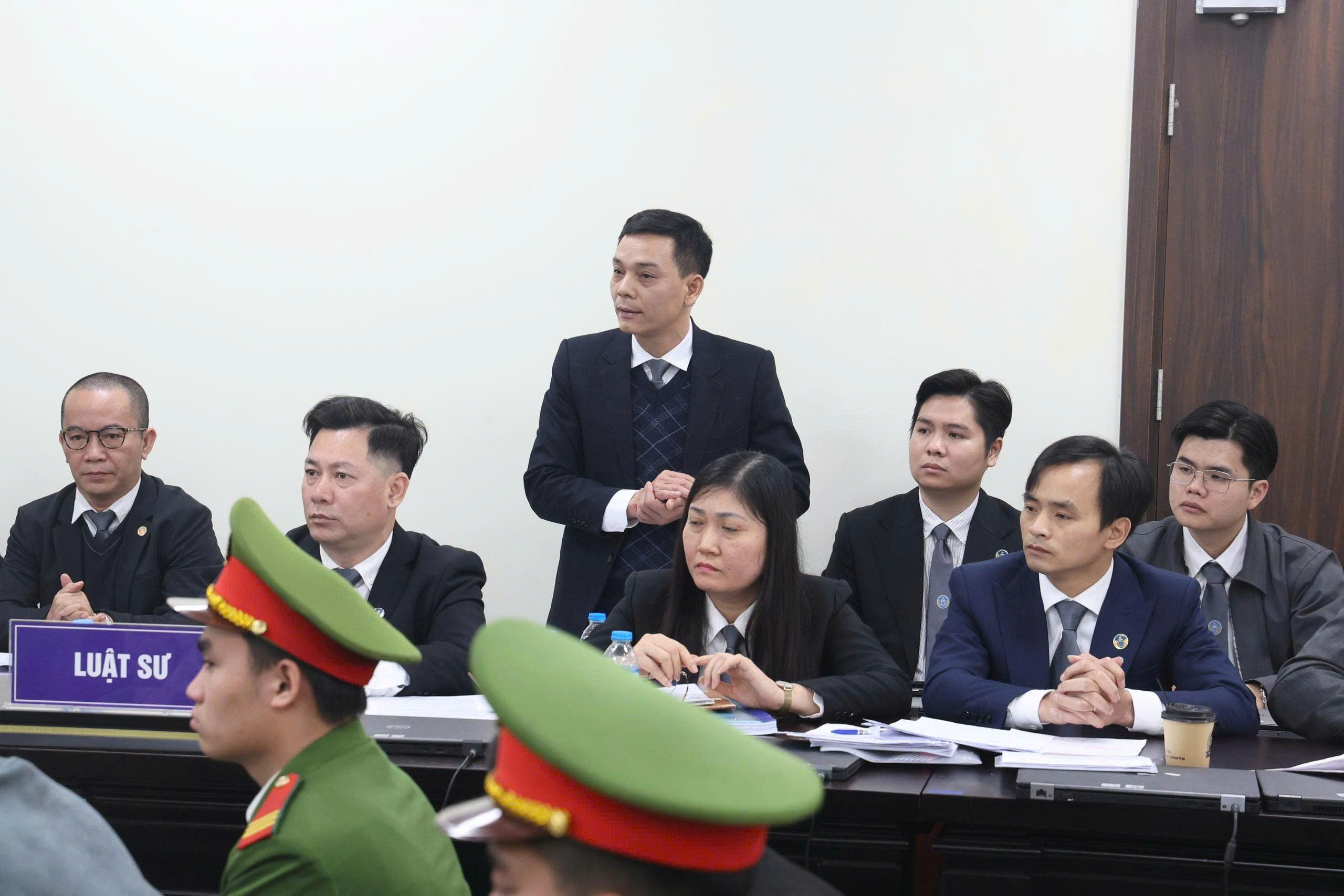 Gần 1 triệu lon sữa HIUP: Tranh luận về hàng giả hay kém chất lượng- Ảnh 2. Gần 1 triệu lon sữa HIUP: Tranh luận về hàng giả hay kém chất lượng- Ảnh 2.