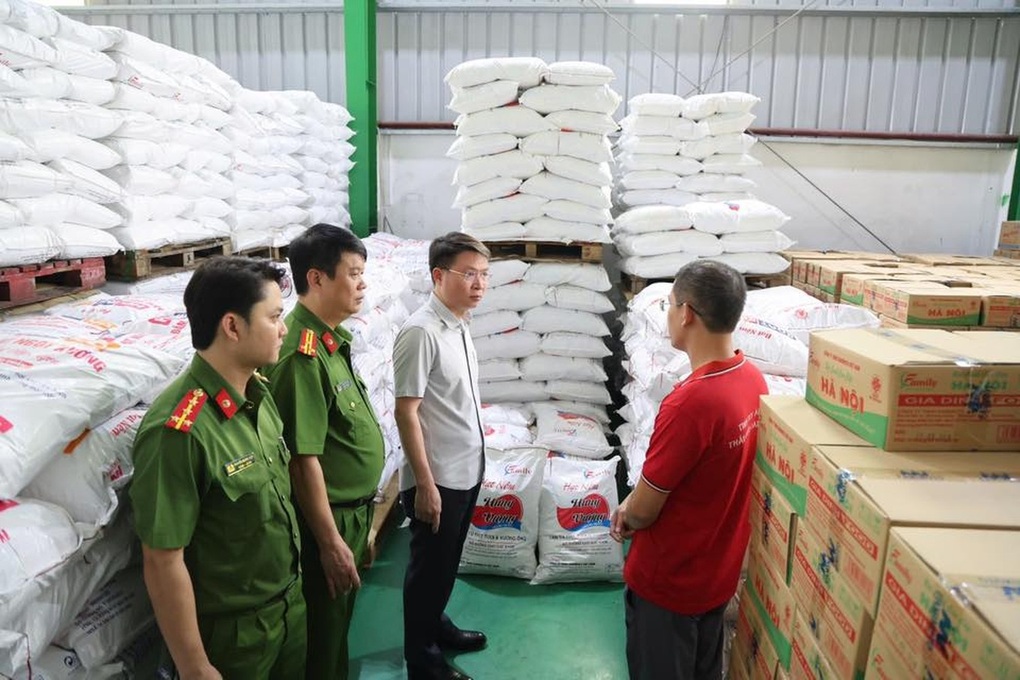 Triệt phá nhiều đường dây sản xuất, buôn bán thực phẩm giả quy mô lớn - 1