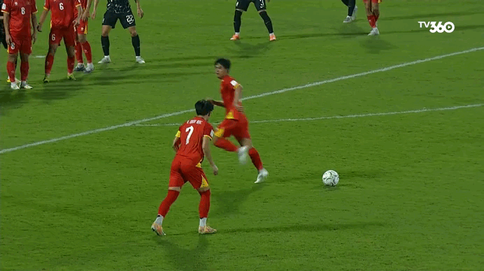 Động thái cực thú vị của Đình Bắc khi nhận danh hiệu Vua phá lưới châu Á, thốt lên: Trời ơi!- Ảnh 3. Động thái cực thú vị của Đình Bắc khi nhận danh hiệu Vua phá lưới châu Á, thốt lên: Trời ơi!- Ảnh 3.