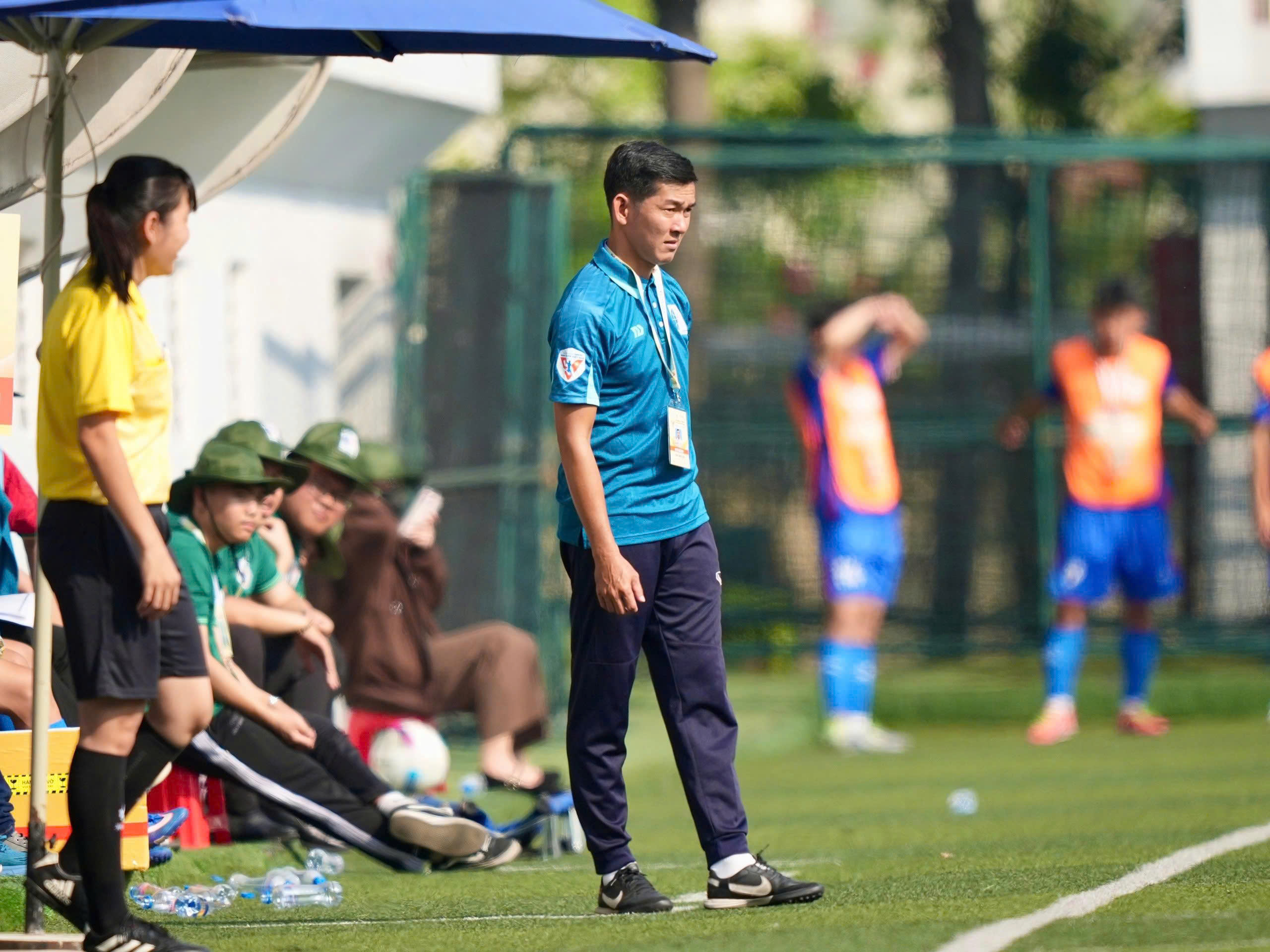 Trọng tài V-League bén duyên với bóng đá sinh viên- Ảnh 1.