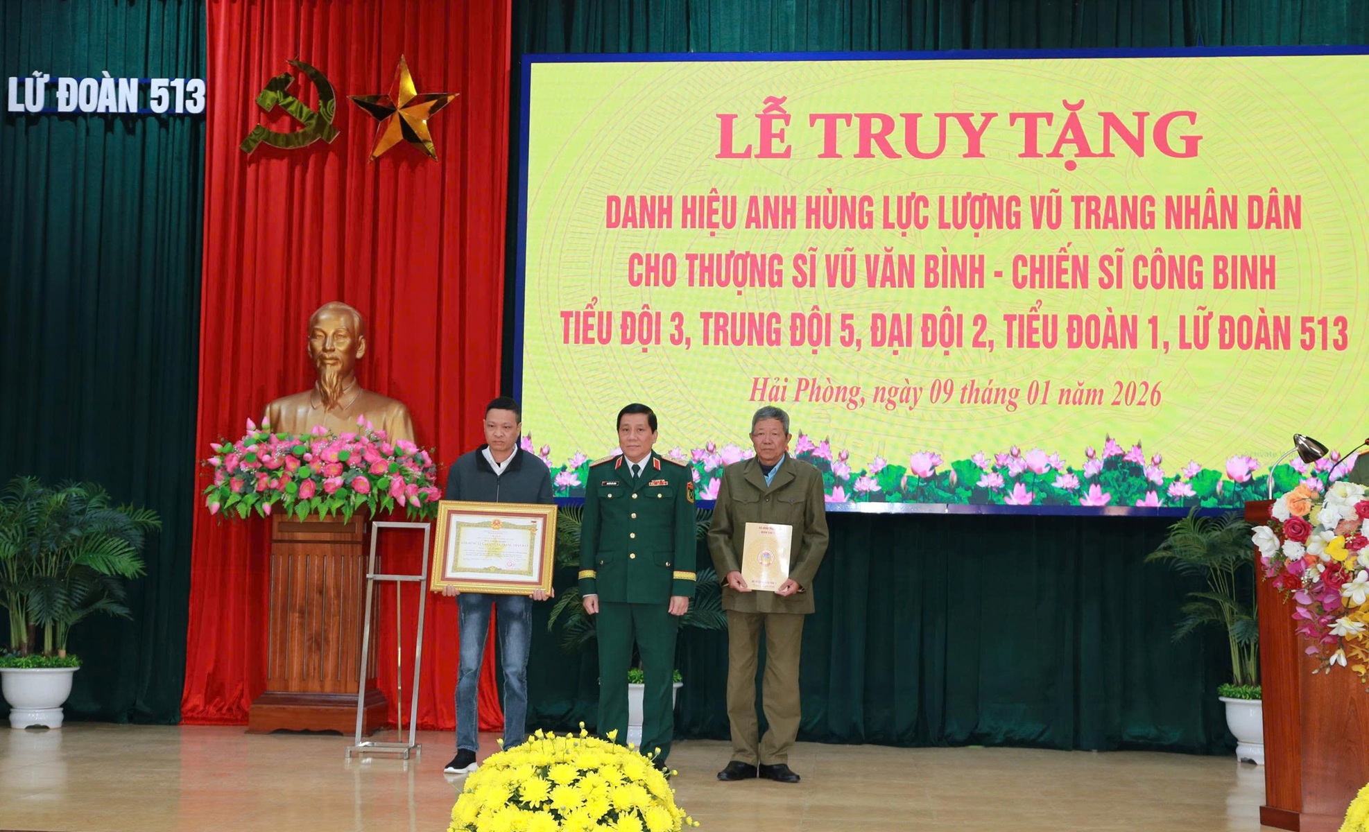 Truy tặng danh hiệu Anh hùng Lực lượng vũ trang nhân dân cho thượng sĩ Vũ Văn Bình - Ảnh 1.