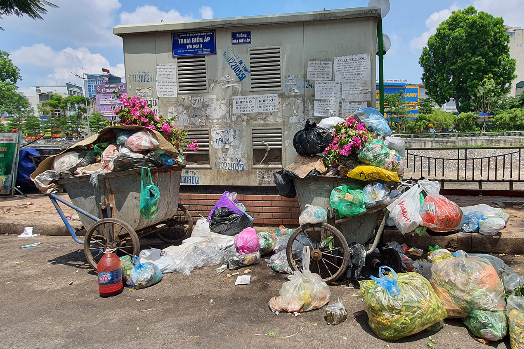 Hà Nội: Từ 8.1, người dân có thể bị từ chối thu gom rác nếu không phân loại- Ảnh 1.