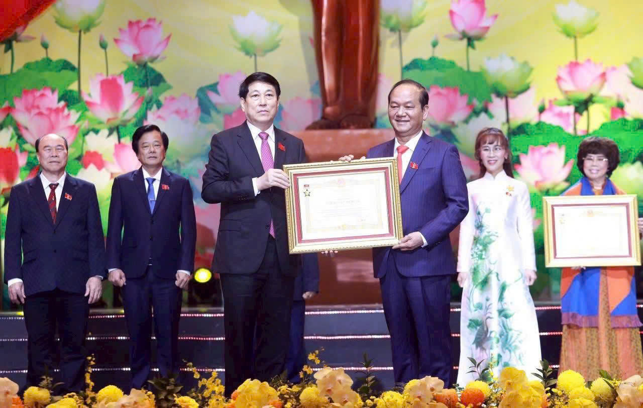 KIẾN TẠO VỊ THẾ, TƯƠNG LAI (*): Từ tay trắng trở thành ông chủ tập đoàn ngàn tỉ - Ảnh 1.