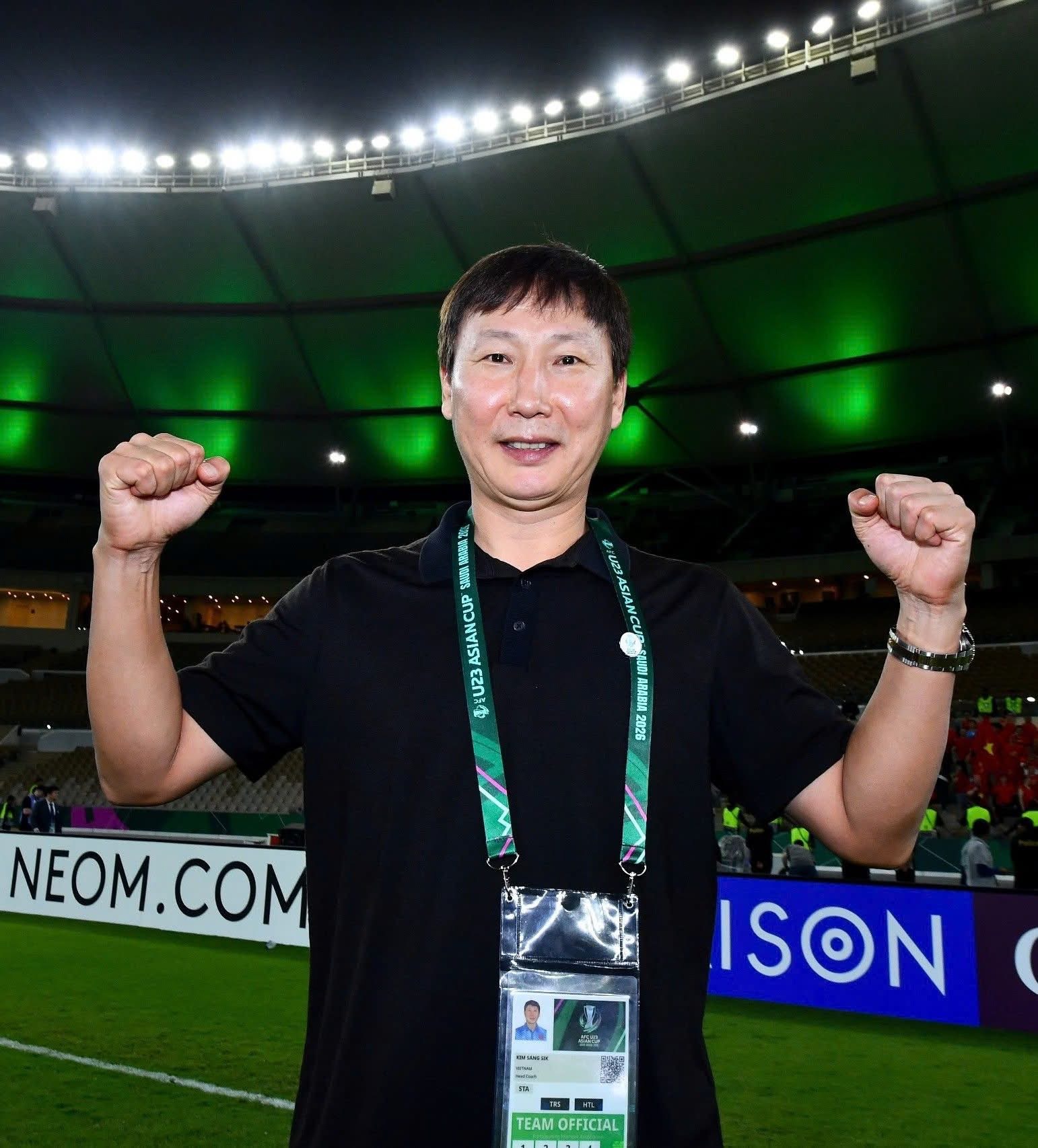 U.23 Việt Nam biến đổi khôn lường vẫn hay vô đối, thầy Kim đi xem Trung Quốc đấu Uzbekistan hôm nay
- Ảnh 1.