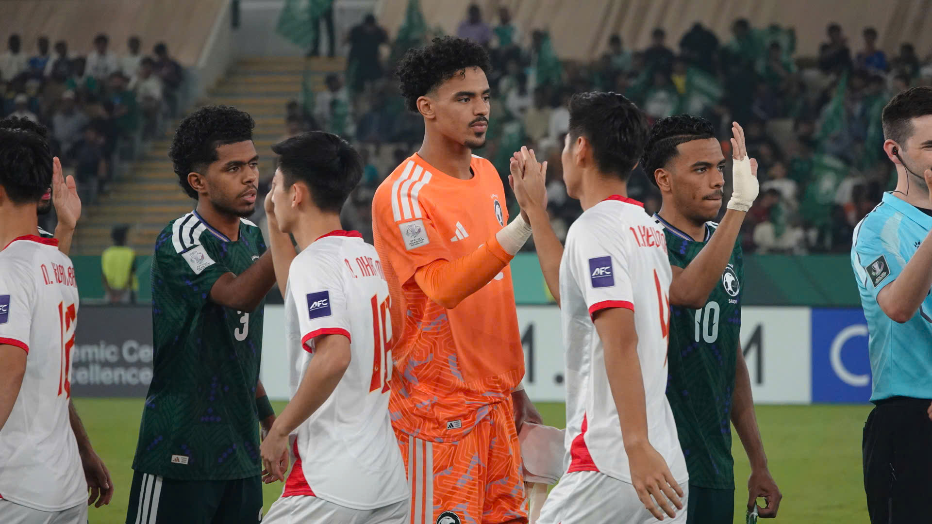 Truyền thông Hàn Quốc tấm tắc: U.23 Việt Nam nhỏ bé nhất nhì giải châu Á nhưng vẫn bay cao- Ảnh 1.