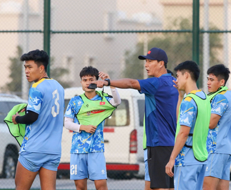 U23 Việt Nam rèn kỹ năng pressing - Ảnh 1.