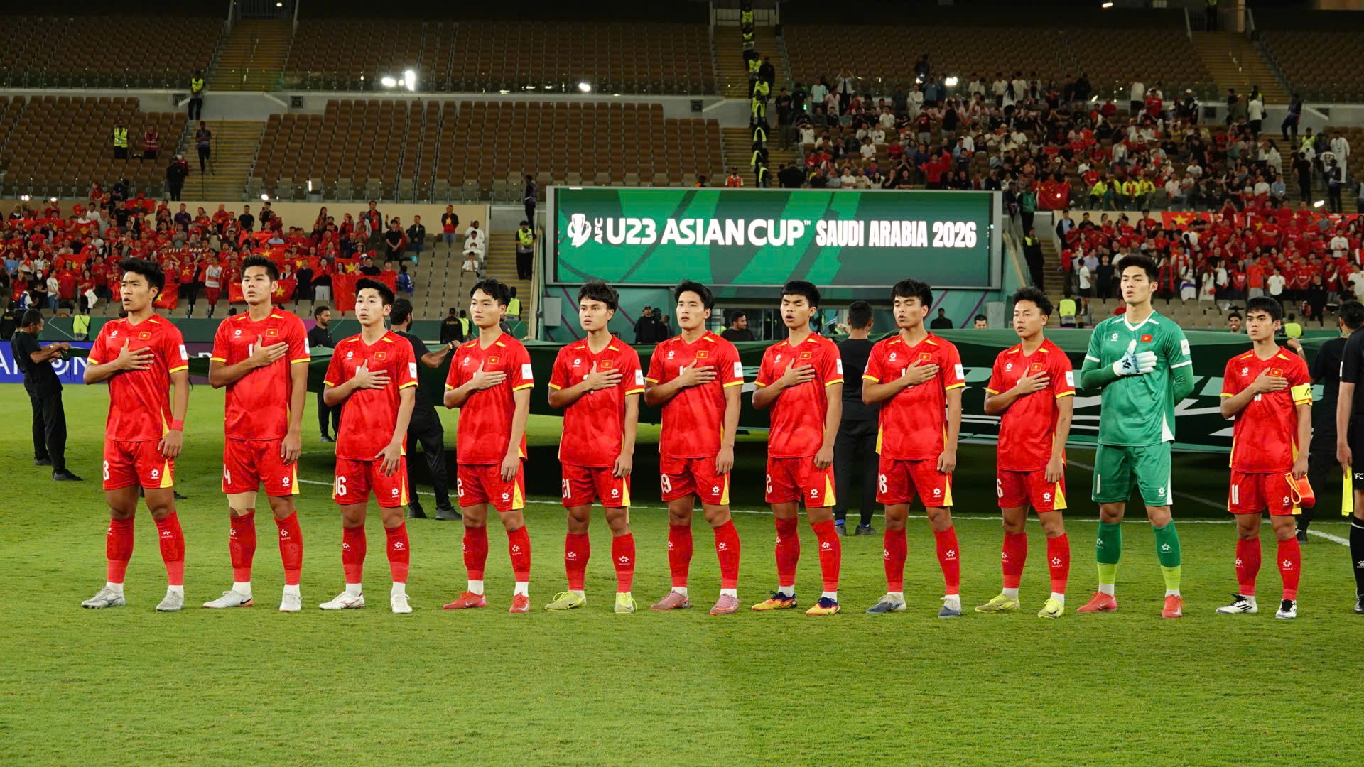 U.23 Việt Nam thiếu 2 trung vệ trụ cột, làm gì để vượt qua U.23 Hàn Quốc? - Ảnh 1.