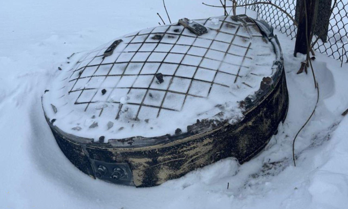 Mảnh vỡ tên lửa Oreshnik mà Ukraine thu được ngày 9/1. Ảnh: SBU