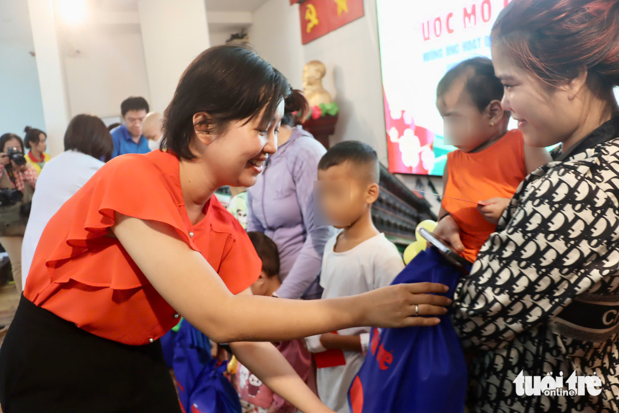 Ước mơ của Thúy mang mùa xuân đến với bệnh nhi ung thư tại TP.HCM - Ảnh 1.