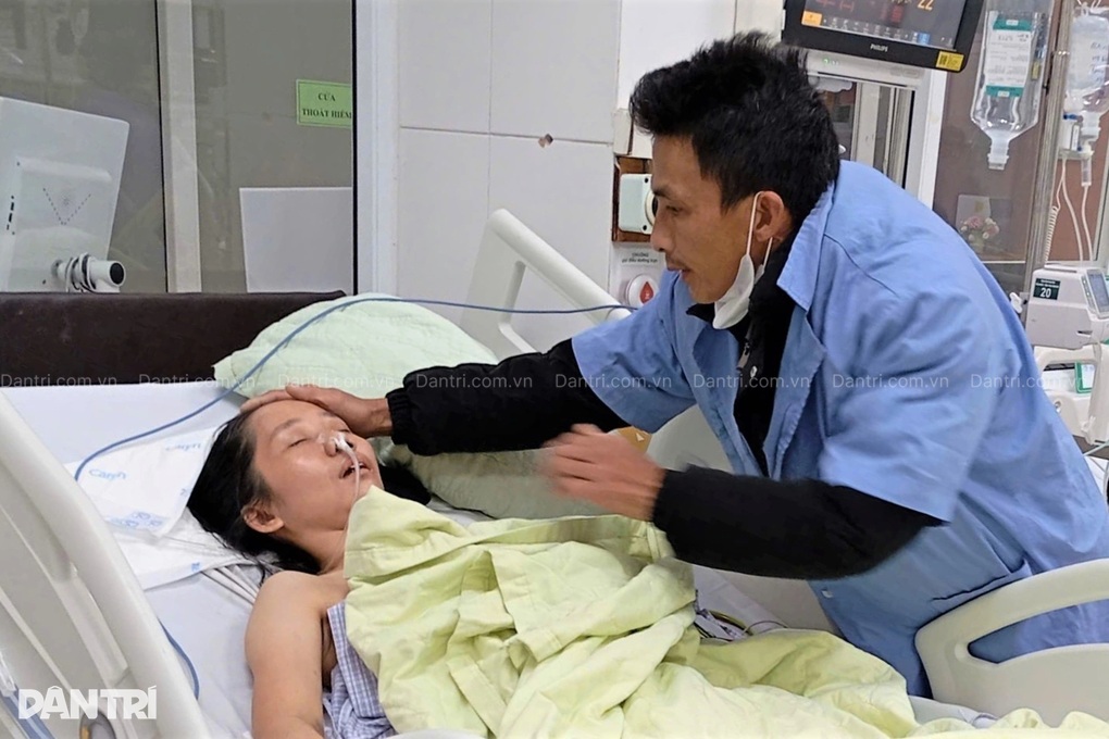 Ước mong nghẹn lời của cậu học trò khi mẹ nguy kịch, cha bệnh tật kiệt sức - 1