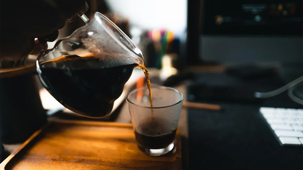 Uống cà phê mỗi ngày tác động thế nào tới sức khỏe của thận? - 1