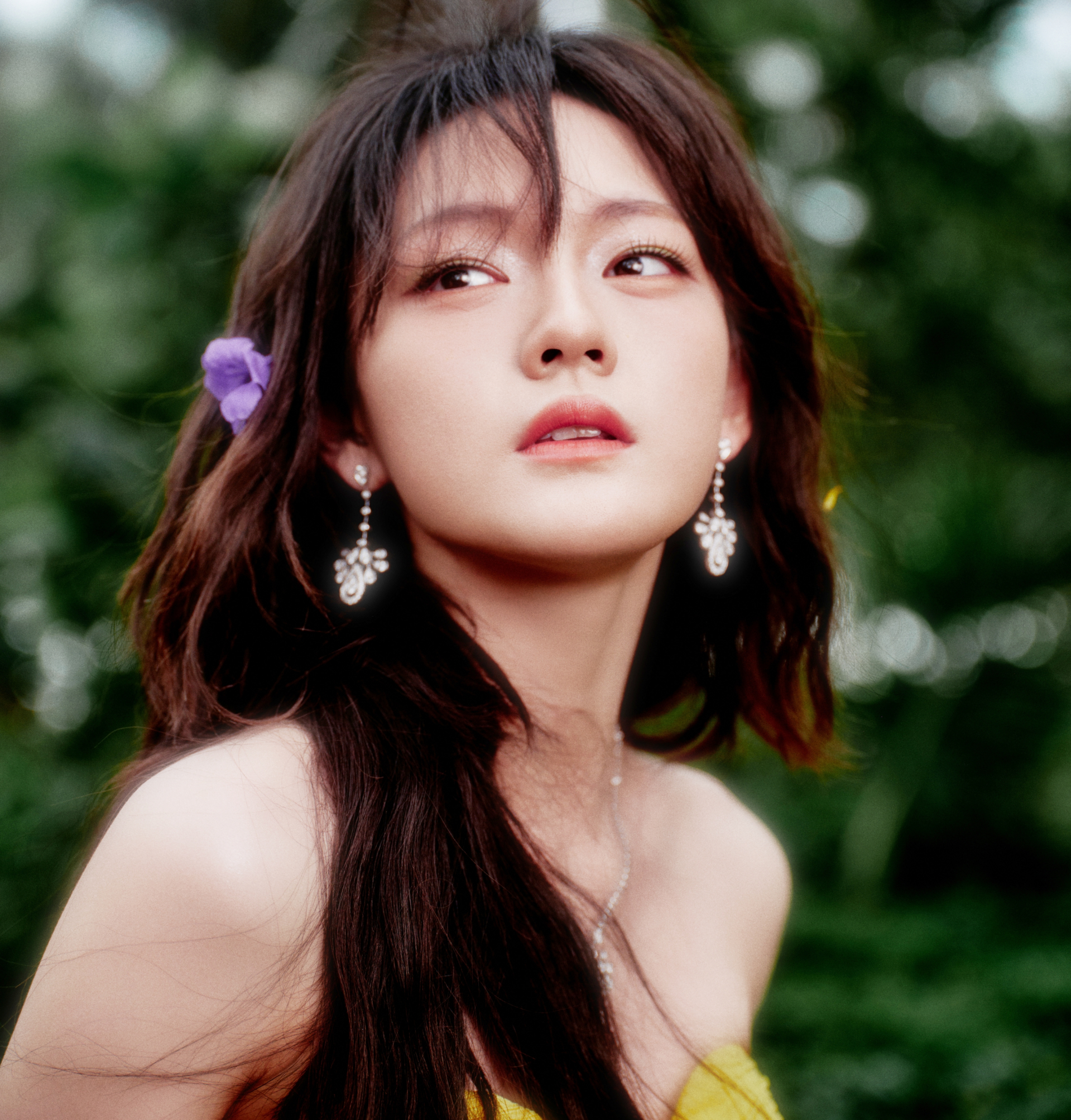 Clip sốc: Nàng thơ 2003 bị người đàn ông lạ mặt quấy rối, dồn vào góc tường trong rạp chiếu phim- Ảnh 1.