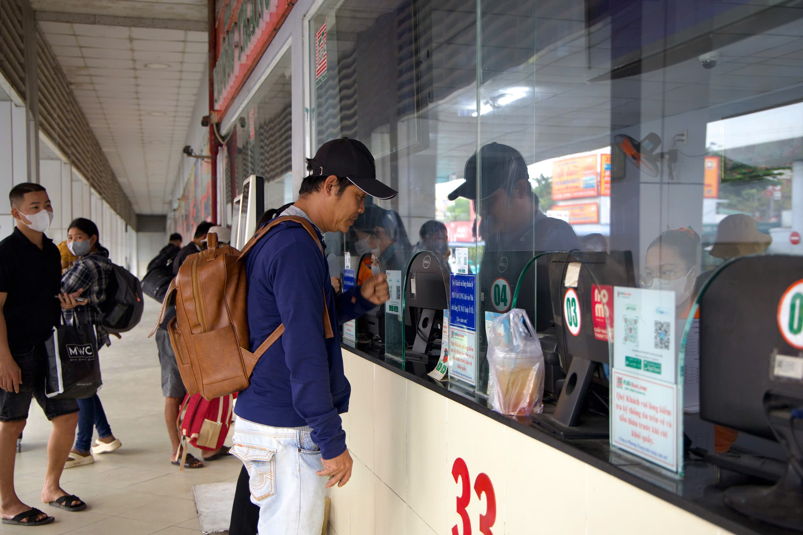 Vé Tết nhộn nhịp từng ngày - Ảnh 1.