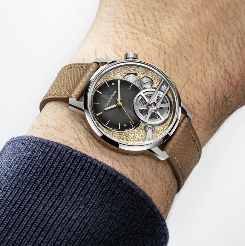 Choáng đồng hồ giá gần 1 tỷ đồng “cháy hàng” sau 3 ngày ra mắt: Vì sao Armin Strom khiến giới sưu tầm toàn cầu xuống tiền?- Ảnh 1.