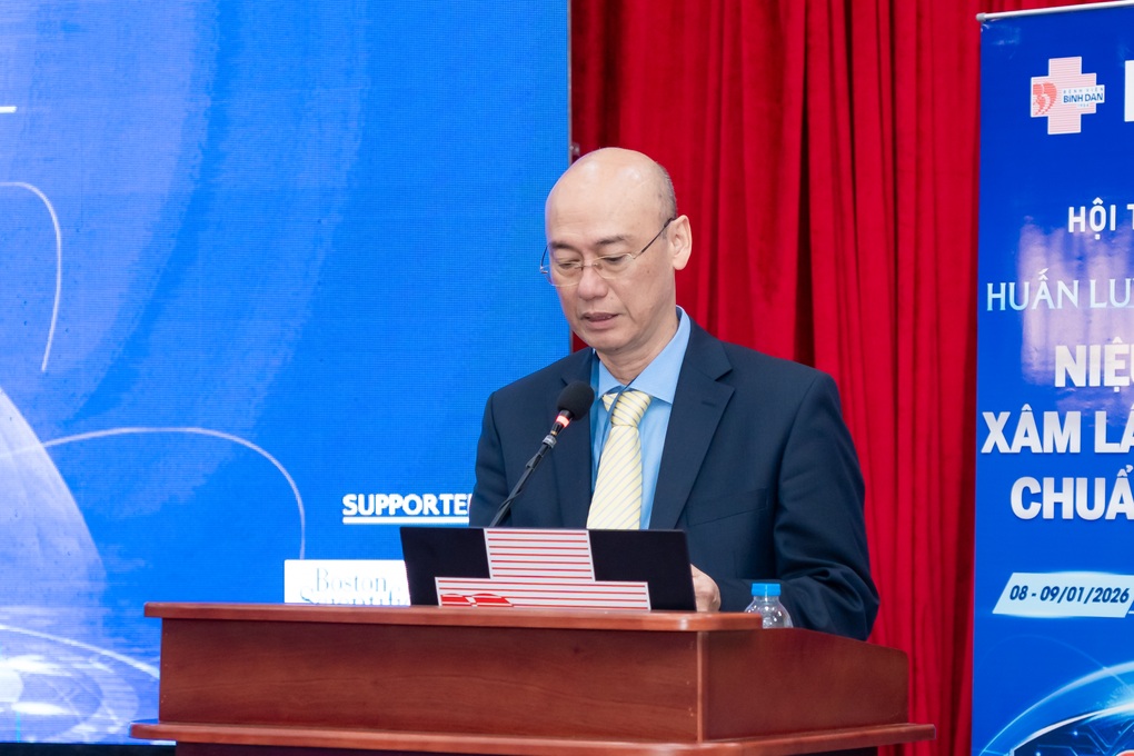 Vì sao Bệnh viện Bình Dân cắt u nguyên khối để điều trị ung thư bàng quang? - 1