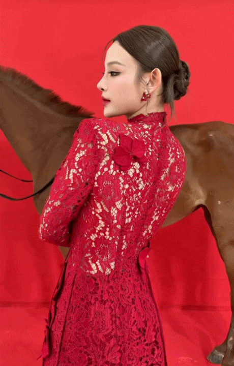 Vì sao áo dài ren được dự đoán là “át chủ bài” mùa Tết 2026?- Ảnh 22.