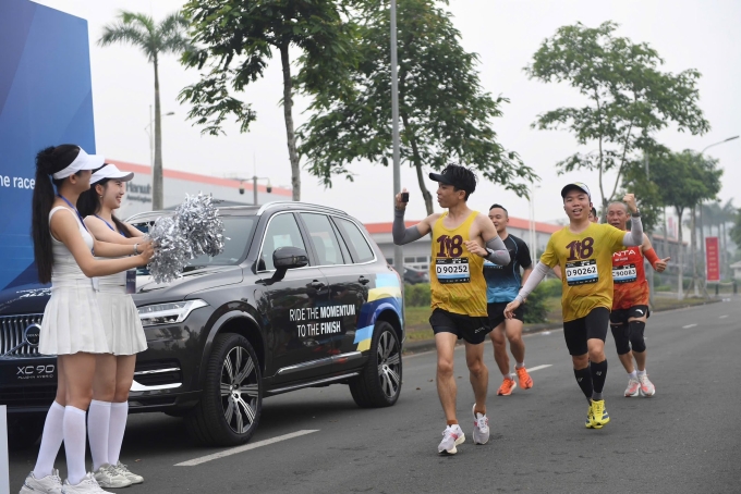 Runner tham dự VnExpress Marathon All-Star - giải chạy áp chuẩn đầu vào đầu tiên Việt Nam. Ảnh: VnExpress Marathon