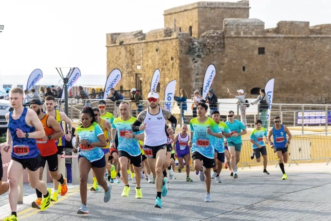 Race-cation, hình thức du lịch kết hợp chạy bộ, ngày càng được nhiều người lựa chọn để định hình lối sống. Ảnh: Cyprus Marathon