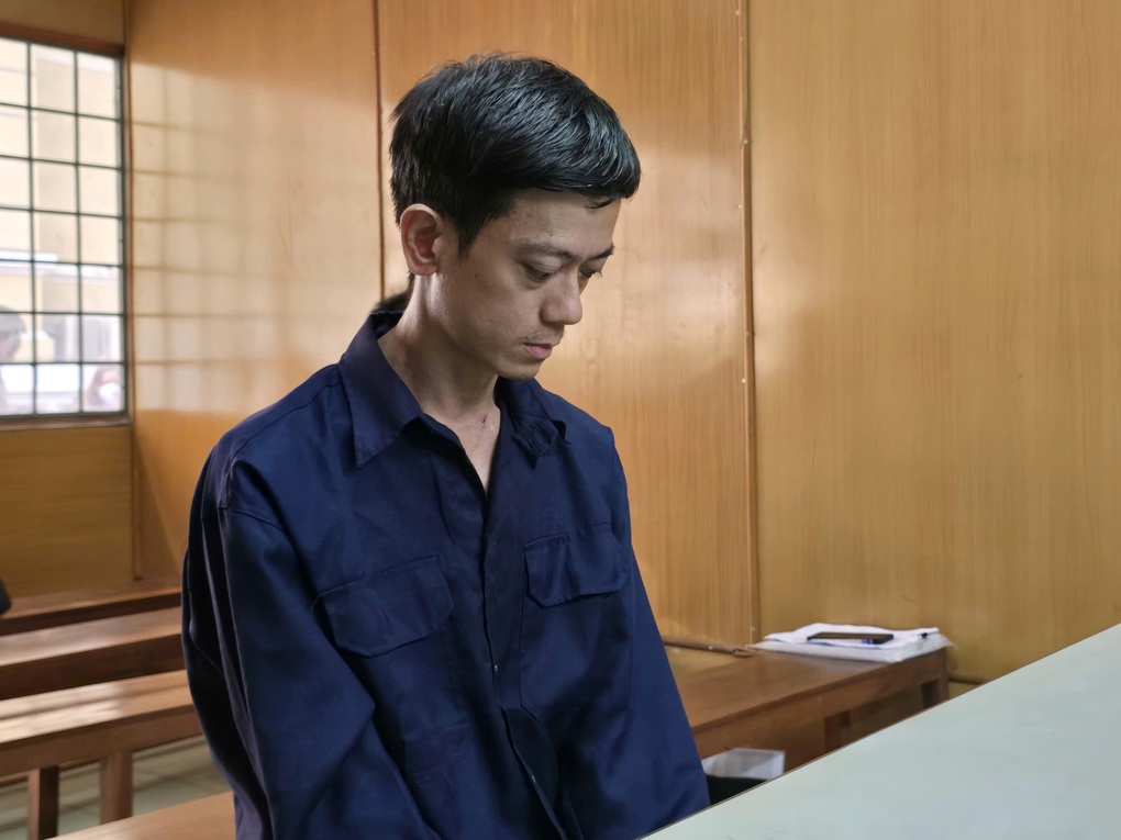 Vì sao kẻ tạt axit 4 cấp trên ở TPHCM lĩnh 20 năm tù? - 1