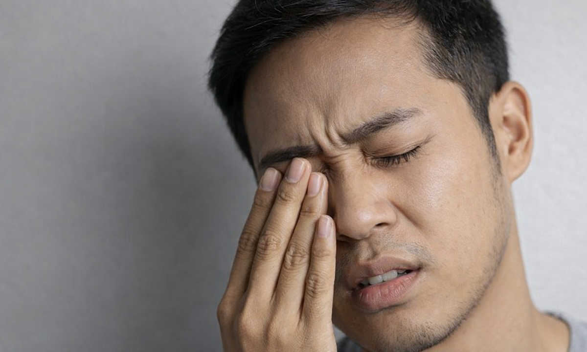 Vi sao mi mat co giat kem dau dau