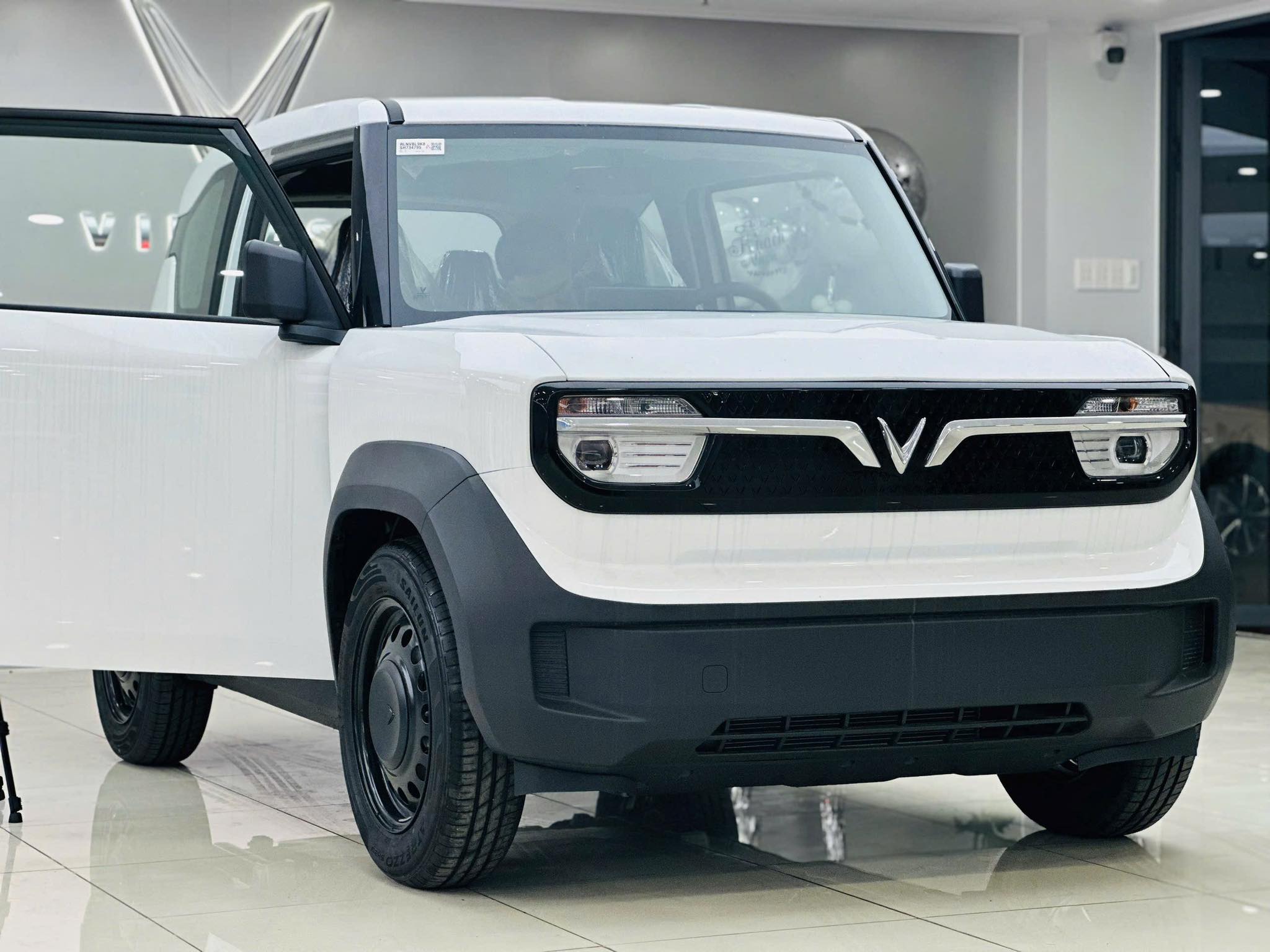 VinFast VF 3 có thêm bản Plus giàu trang bị hơn, giá dự kiến 315 triệu đồng - Ảnh 1.