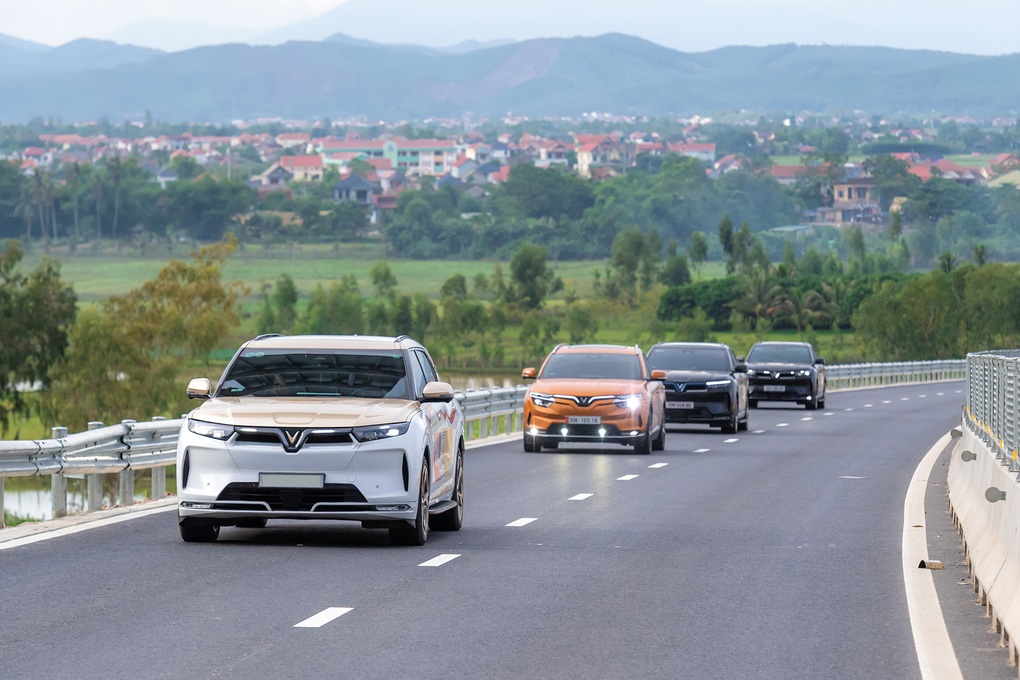 VinFast ra mắt gói dịch vụ thông minh VF Connect - 1