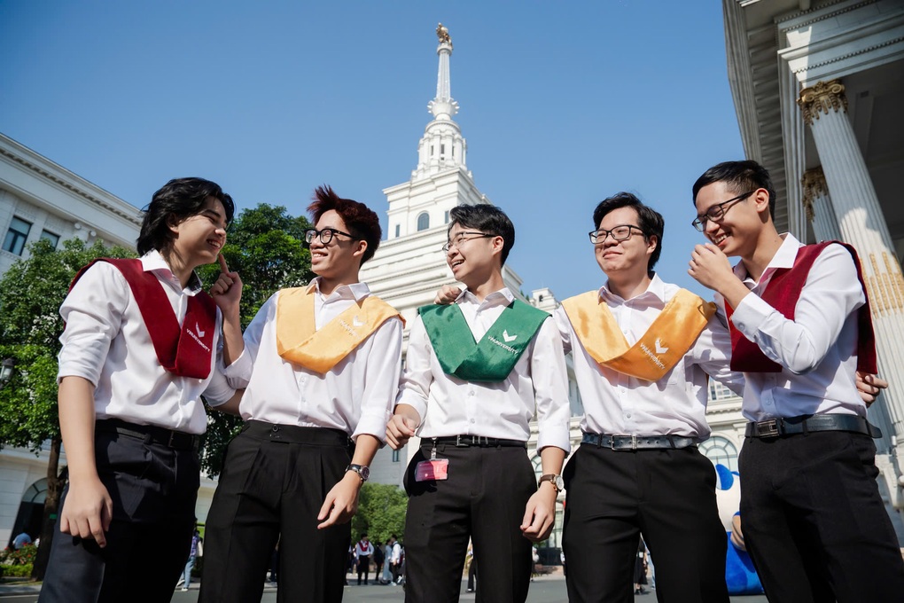 VinUni tăng tốc thu hút nhân tài, chuyển dịch lên mô hình đại học nghiên cứu - 1