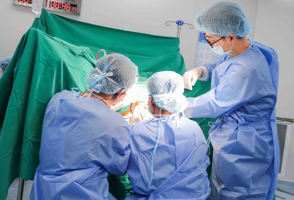 Vinmec Cần Thơ phẫu thuật thành công ca sa sinh dục phức tạp ở bệnh nhân cao tuổi - 1