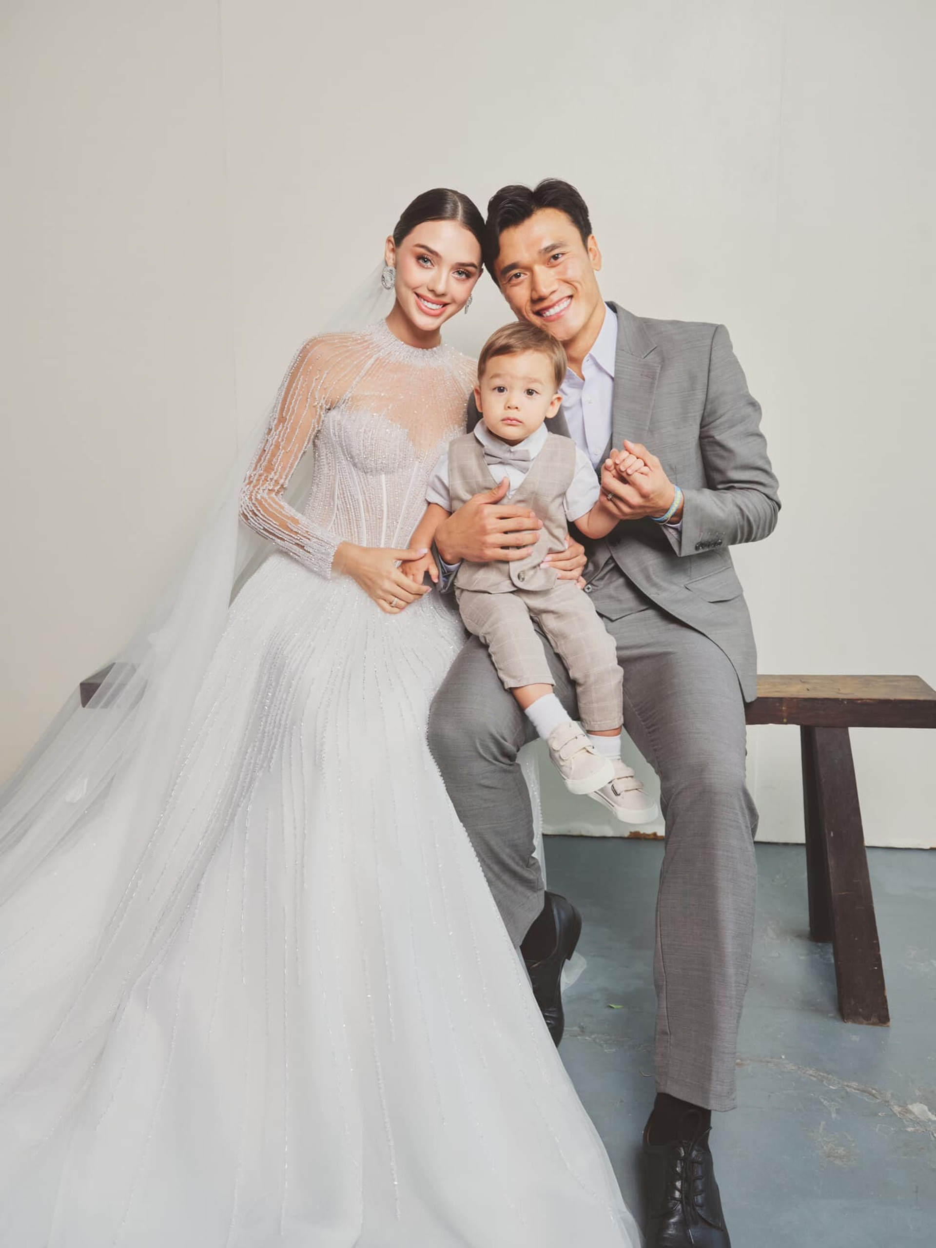 Vợ Tây của Bùi Tiến Dũng sau 4 năm kết hôn, sắc vóc mẹ một con gây chú ý - 1 Vợ Tây của Bùi Tiến Dũng sau 4 năm kết hôn, sắc vóc mẹ một con gây chú ý - 1