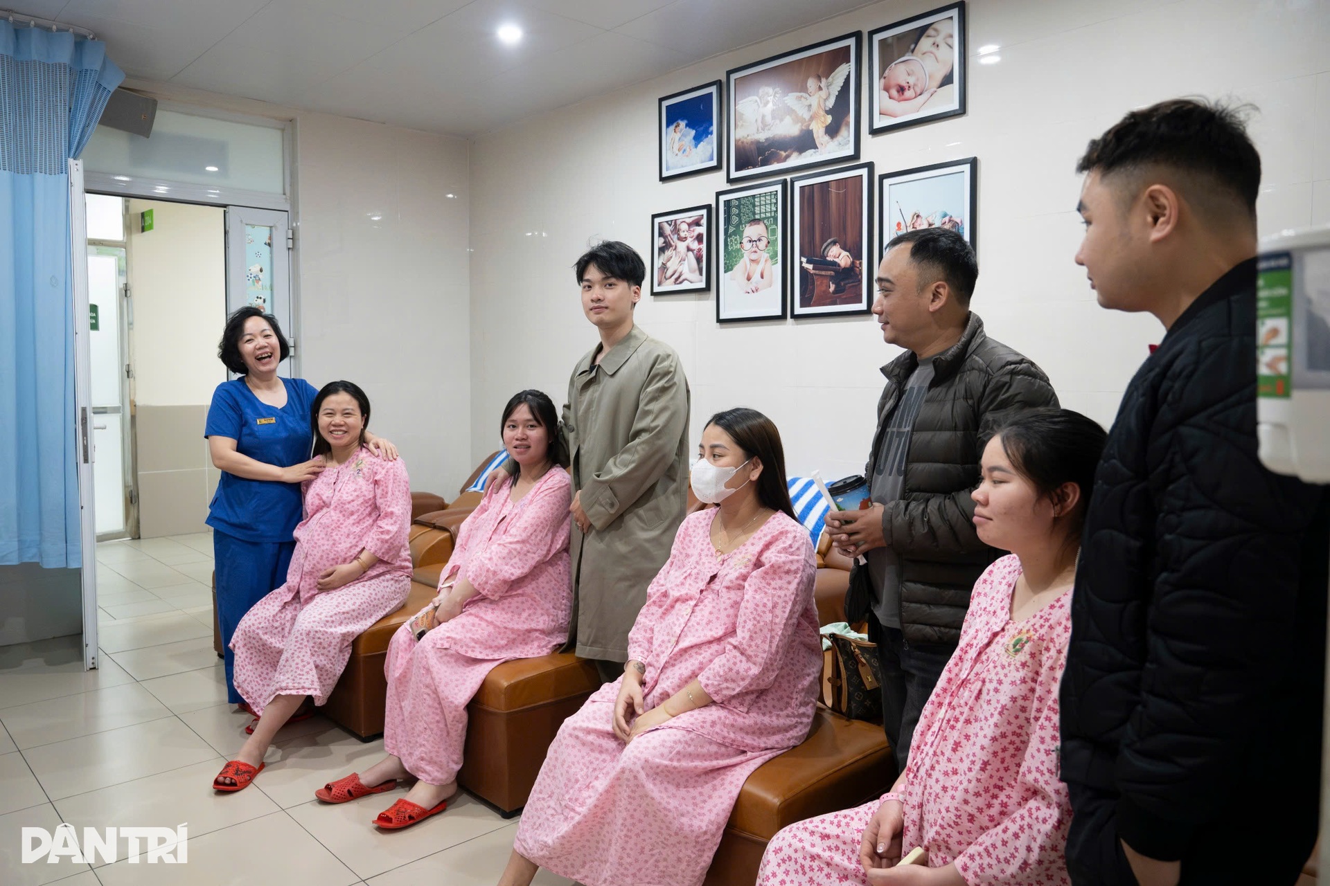 Vỡ òa khoảnh khắc những công dân 2026 đầu tiên của Việt Nam chào đời - 1