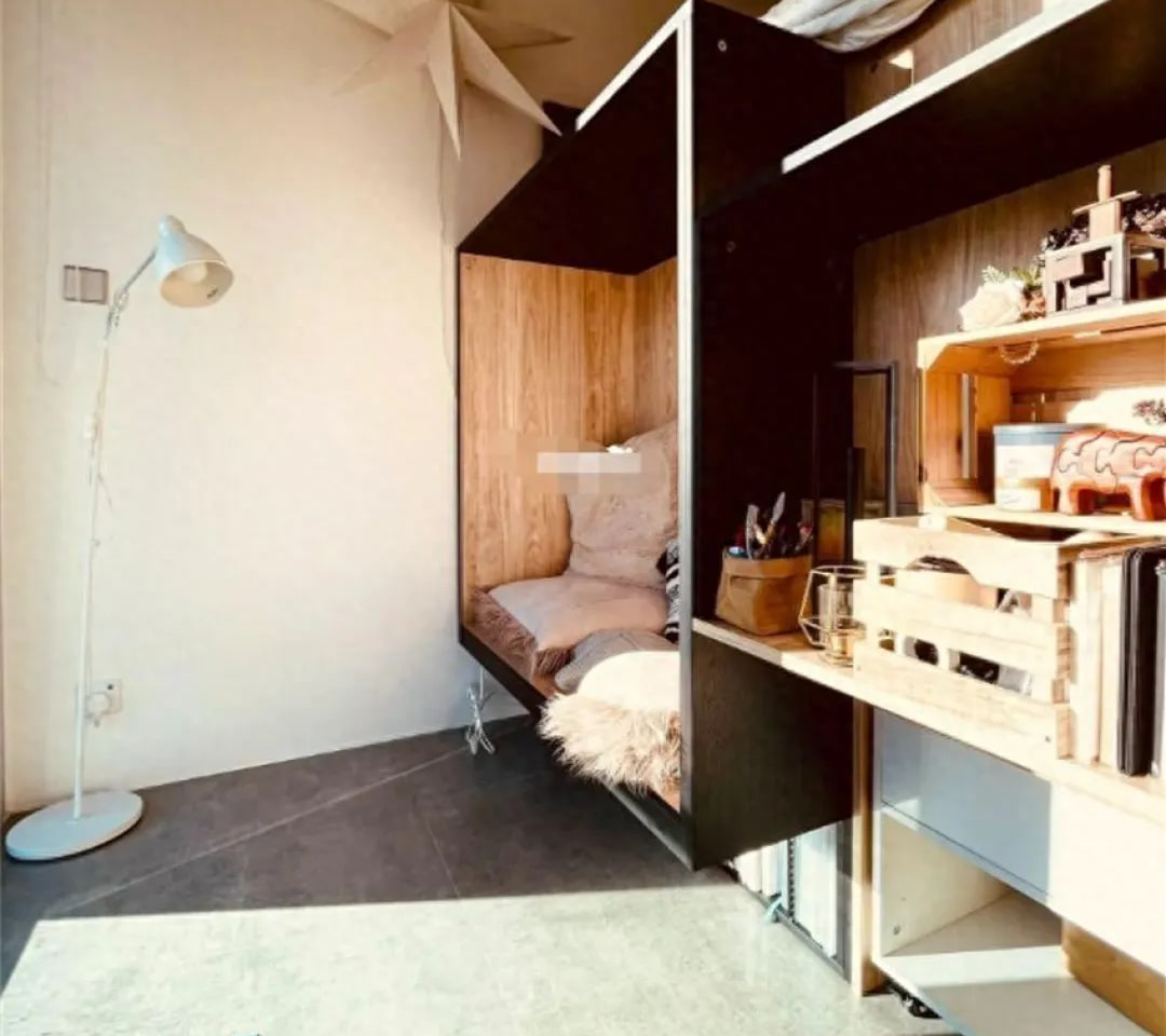 Độc lạ nhà ở Hong Kong: Vỏn vẹn 5m2, phòng ngủ nằm gọn trong tủ quần áo- Ảnh 1.