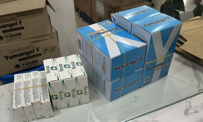 Đơn thuốc của Thảo sau mỗi lần cơn đau dạ dày hành hạ. Ảnh: Nhân vật cung cấp