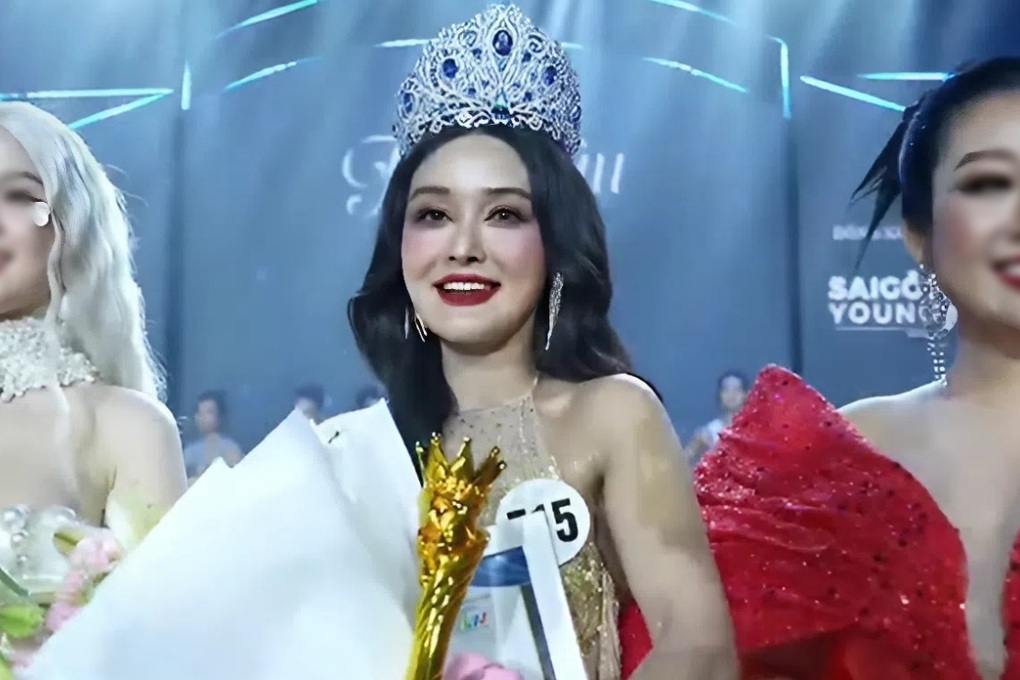 Vũ Thu Hằng đăng quang Hoa hậu Biển Việt Nam đúng khoảnh khắc năm mới - 1