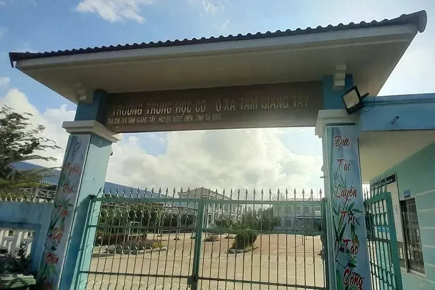 hiệu trưởng ở Cà Mau