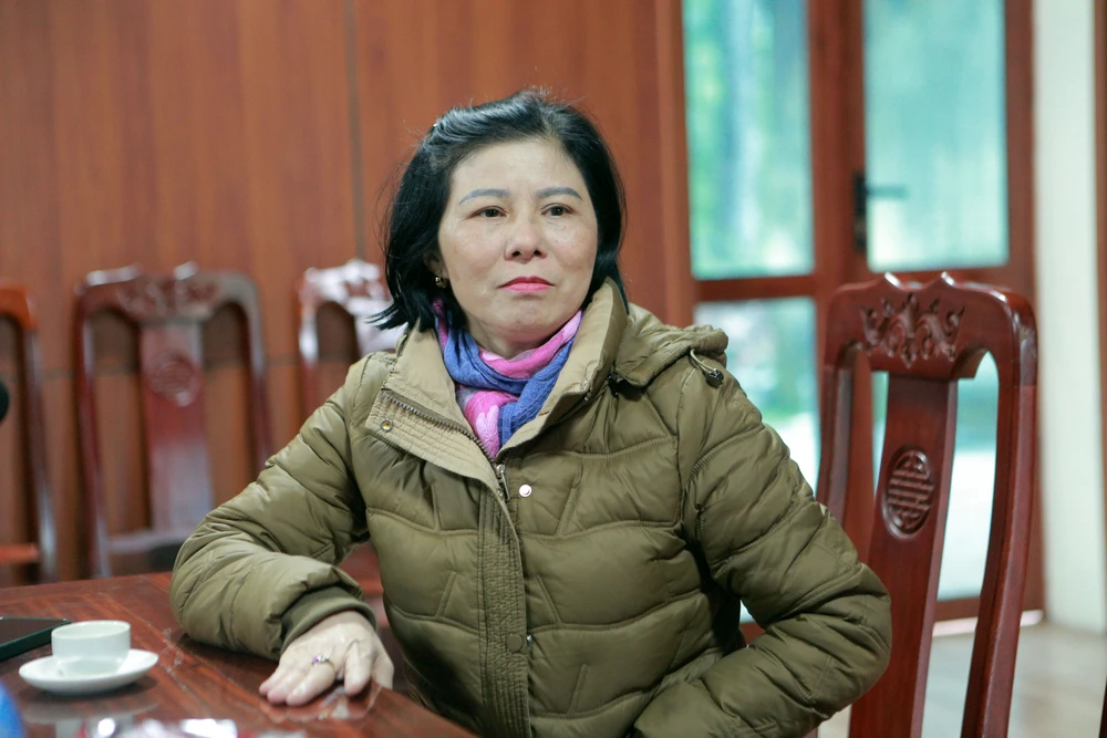 Bà Bùi Ánh Tuyết, Phó Giám đốc Khu Di tích quốc gia đặc biệt Lam Kinh nói về sự cố thuyết minh sai tại Lam Kinh. Ảnh: ĐẶNG TRUNG Hướng dẫn viên Di tích Quốc gia đặc biệt Lam Kinh.JPG