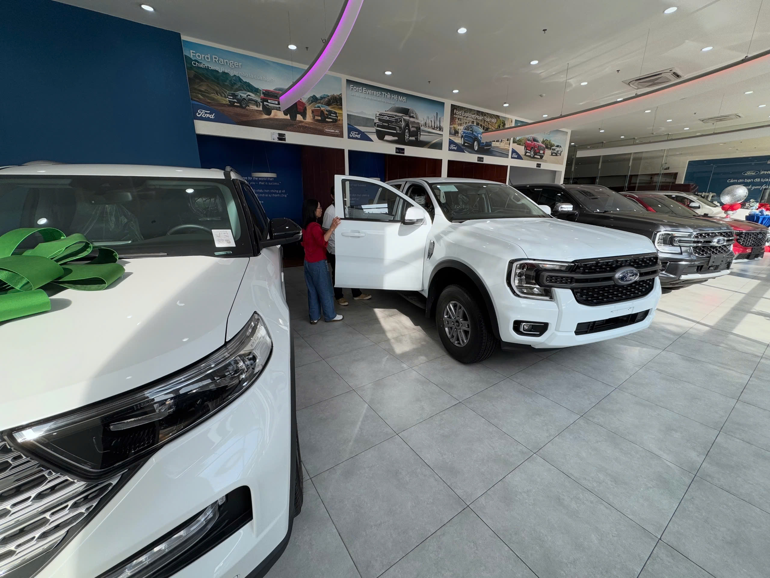 Xe bán tải sôi động trước sóng tăng giá - Ảnh 1.