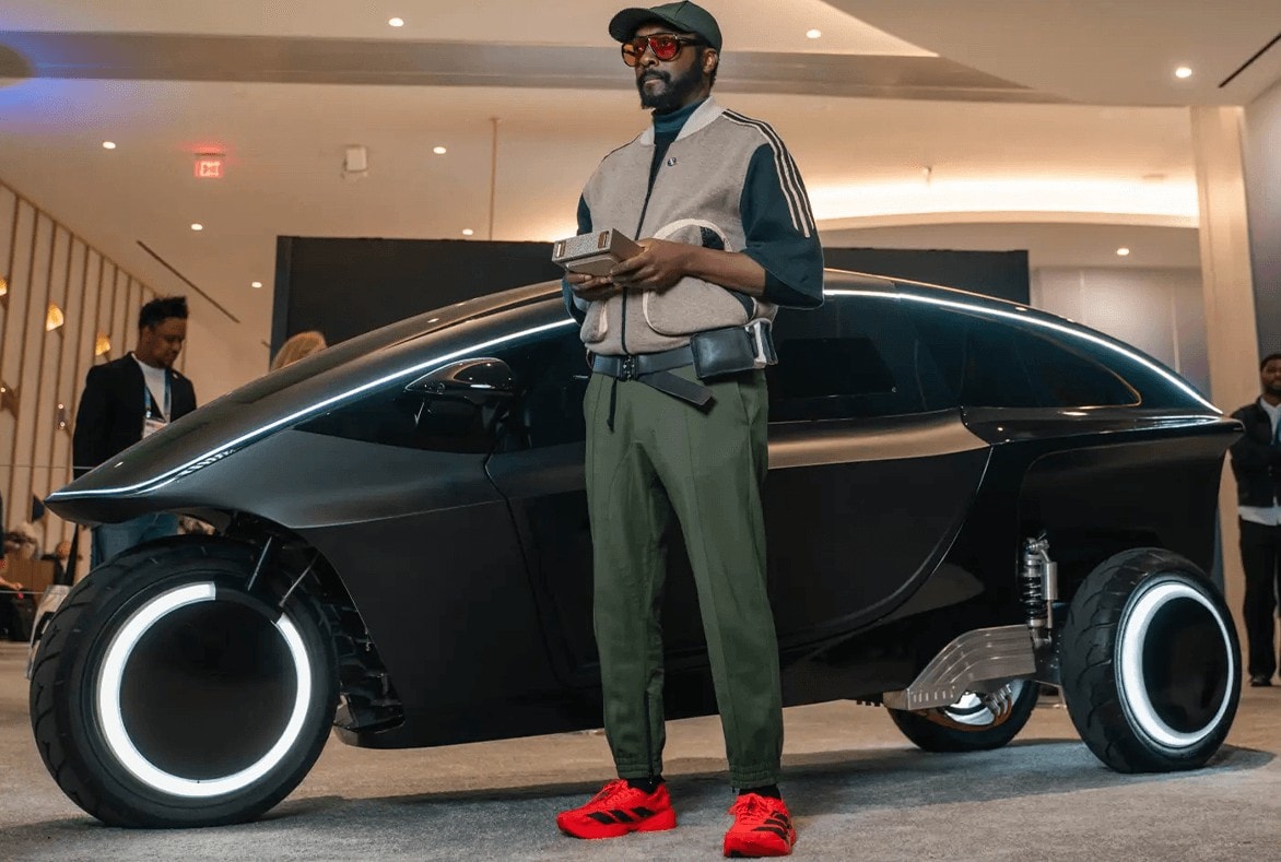 Xe điện 3 bánh tự nghiêng, tăng tốc ngang siêu xe, cabin như ô tô, chạy 283km/sạc - Ảnh 1.