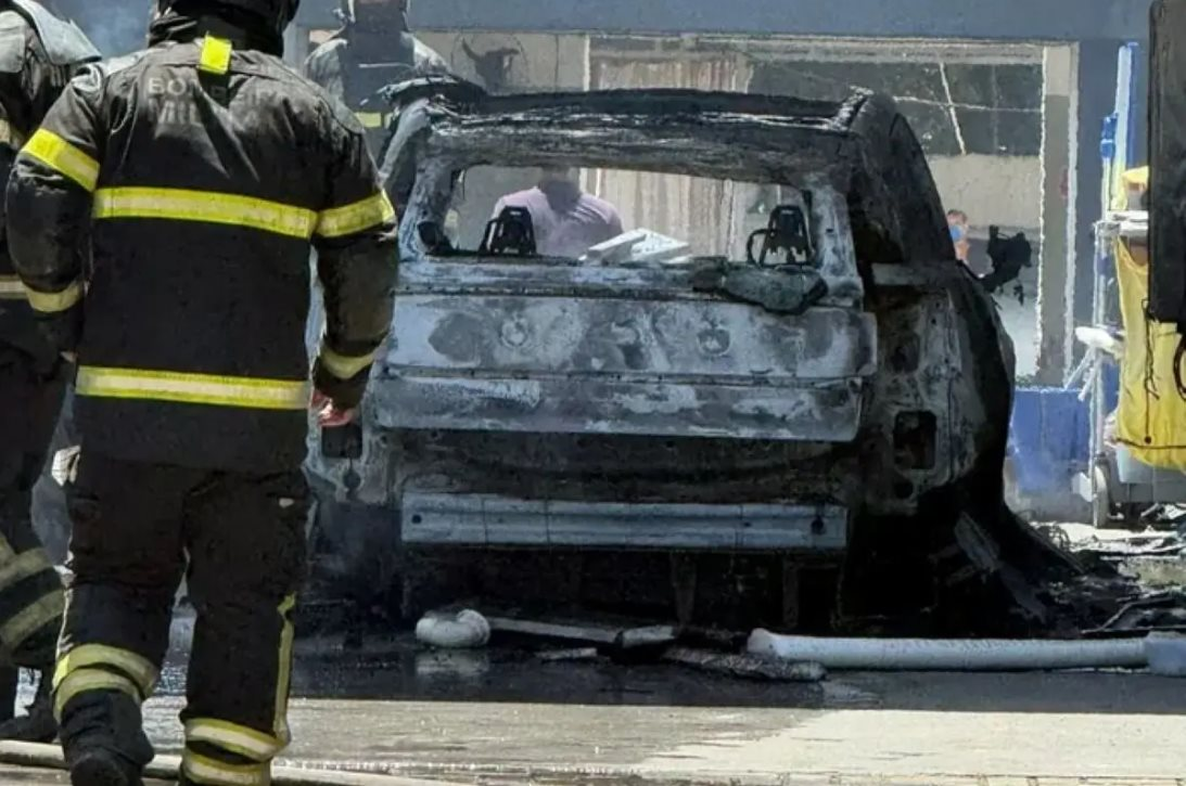 Xe điện của hãng ‘an toàn nhất thế giới’ bốc cháy, hơn 33.000 sản phẩm bị triệu hồi, nguyên nhân liên quan đến pin Trung Quốc- Ảnh 3.