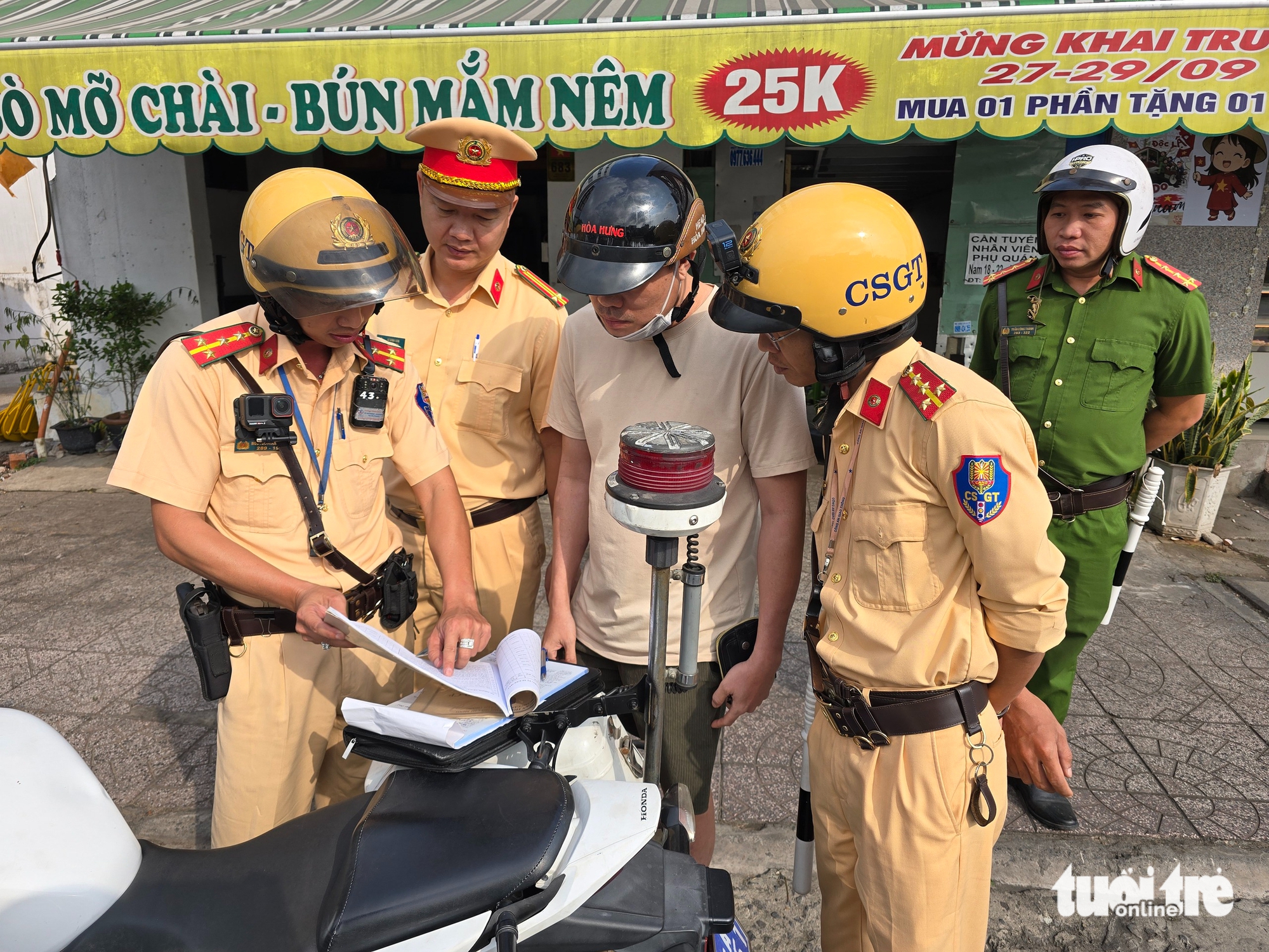 vỉa hè - Ảnh 1.