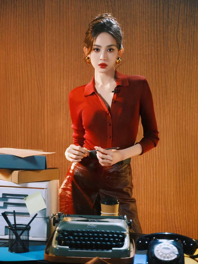 Không phải mê tín, nhưng 3 tuổi này nên sắm ngay chiếc áo đỏ trong tháng 1: Xua tan vận xui, dọn đường đón Thần Tài- Ảnh 2.