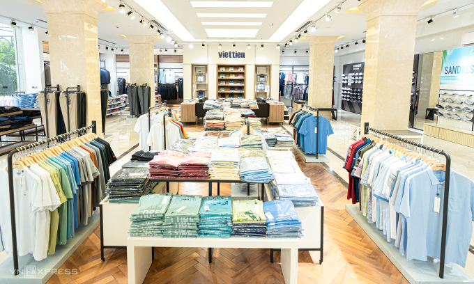 Cửa hàng quần áo của Việt Tiến ở TP HCM. Ảnh: Linh Đan