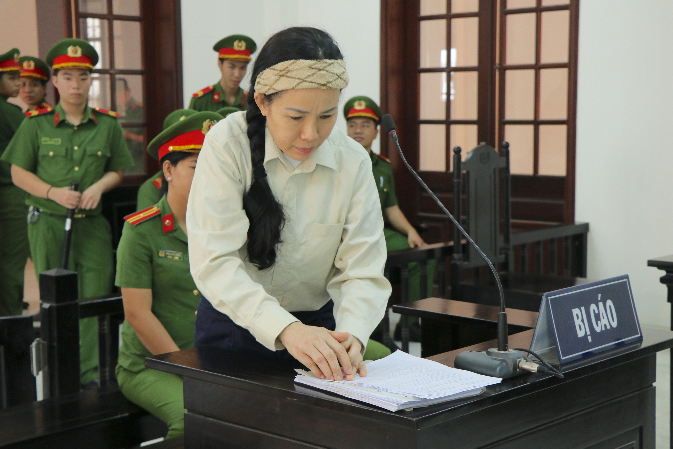 Đinh Thị Lan bị đề nghị 2 năm tù vì xúc phạm bà Nguyễn Phương Hằng - Ảnh 1.