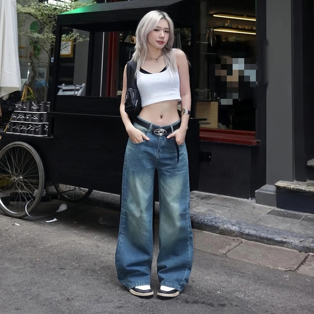 Quần jeans và thắt lưng: bản phối bụi bặm cho phong cách cá tính- Ảnh 2. Quần jeans và thắt lưng: bản phối bụi bặm cho phong cách cá tính- Ảnh 2.