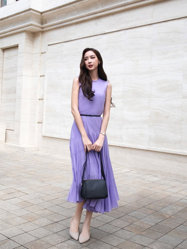 Váy dài và túi xách: bộ đôi nâng tầm vẻ thanh lịch- Ảnh 1. Váy dài và túi xách: bộ đôi nâng tầm vẻ thanh lịch- Ảnh 1.