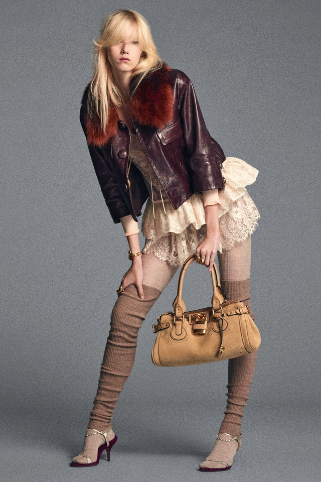 Ngắn mà thanh lịch: Công thức mặc trẻ, sang được chị em săn đón mùa lễ - Ảnh 1.