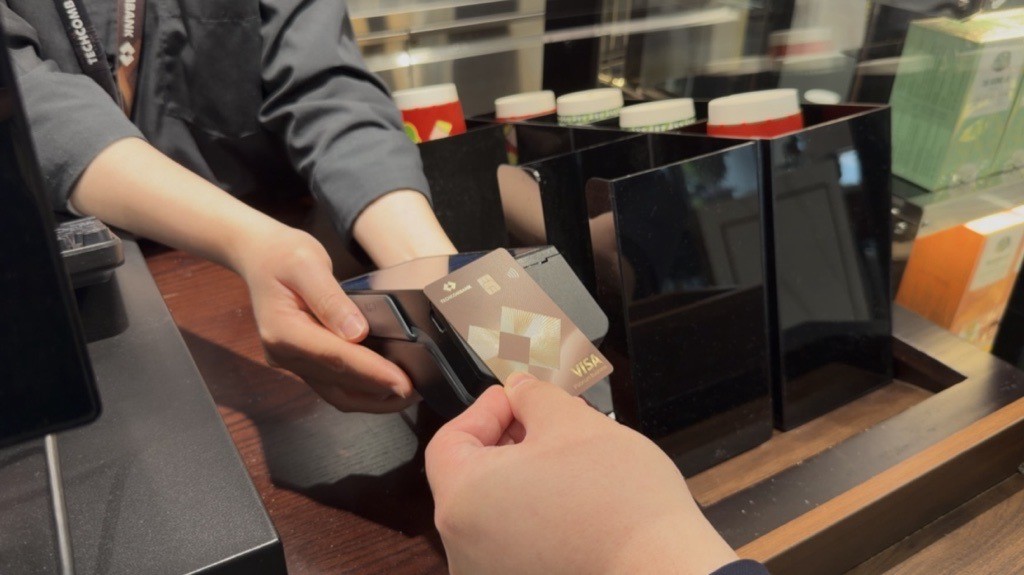 Techcombank Visa Business Platinum: miễn lãi tới 86 lãi ngày, hạn mức đến 10 tỉ đồng- Ảnh 2. Techcombank Visa Business Platinum: miễn lãi tới 86 lãi ngày, hạn mức đến 10 tỉ đồng- Ảnh 2.